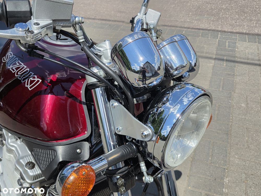 Suzuki GSX - 11