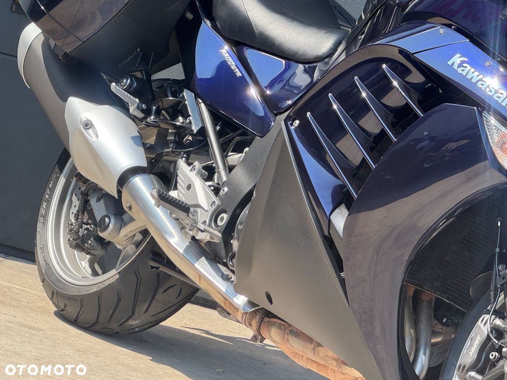 Kawasaki GTR - 5