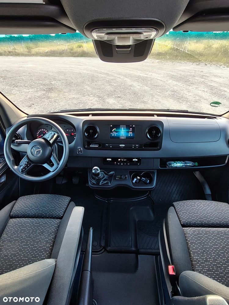Mercedes-Benz Sprinter - 24