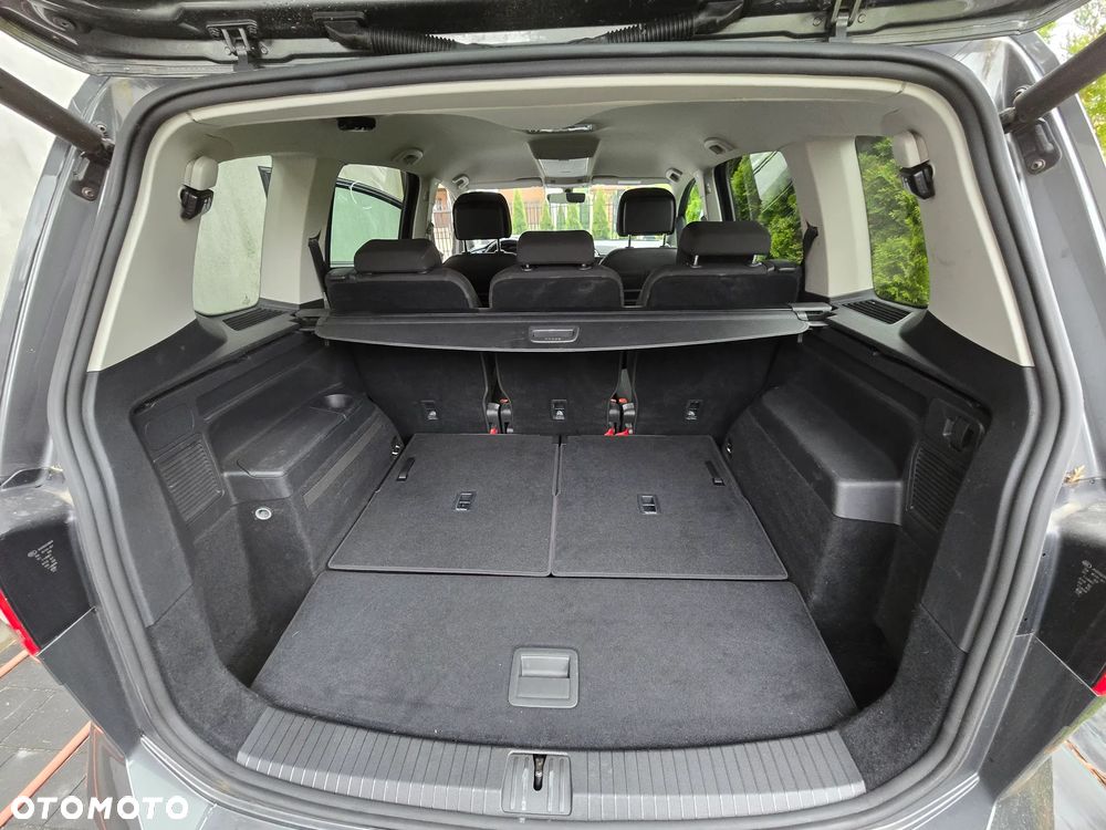 Volkswagen Touran - 17