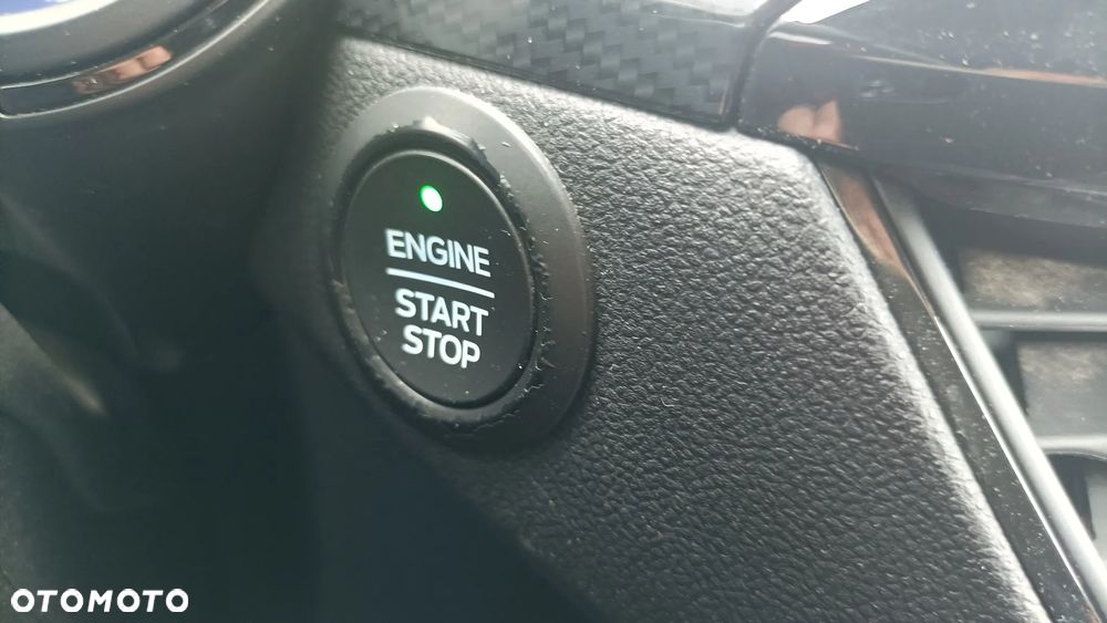 Ford Kuga 2.5 FHEV FWD ST-Line - 25
