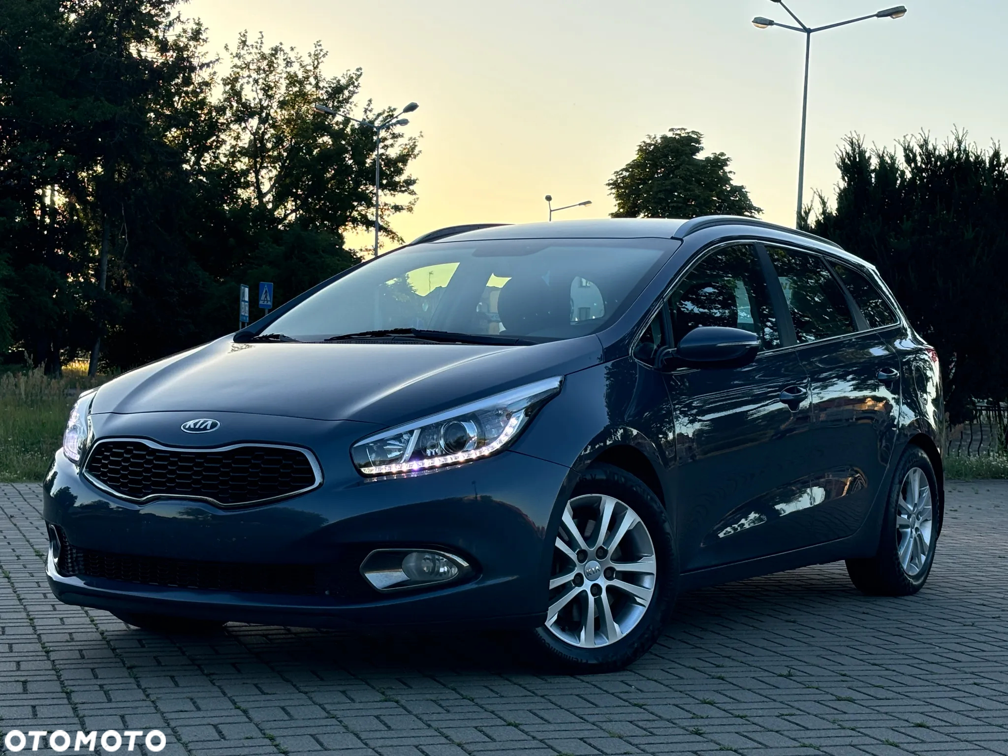 Kia Ceed 1.6 GDI DCT Platinum Edition - 2