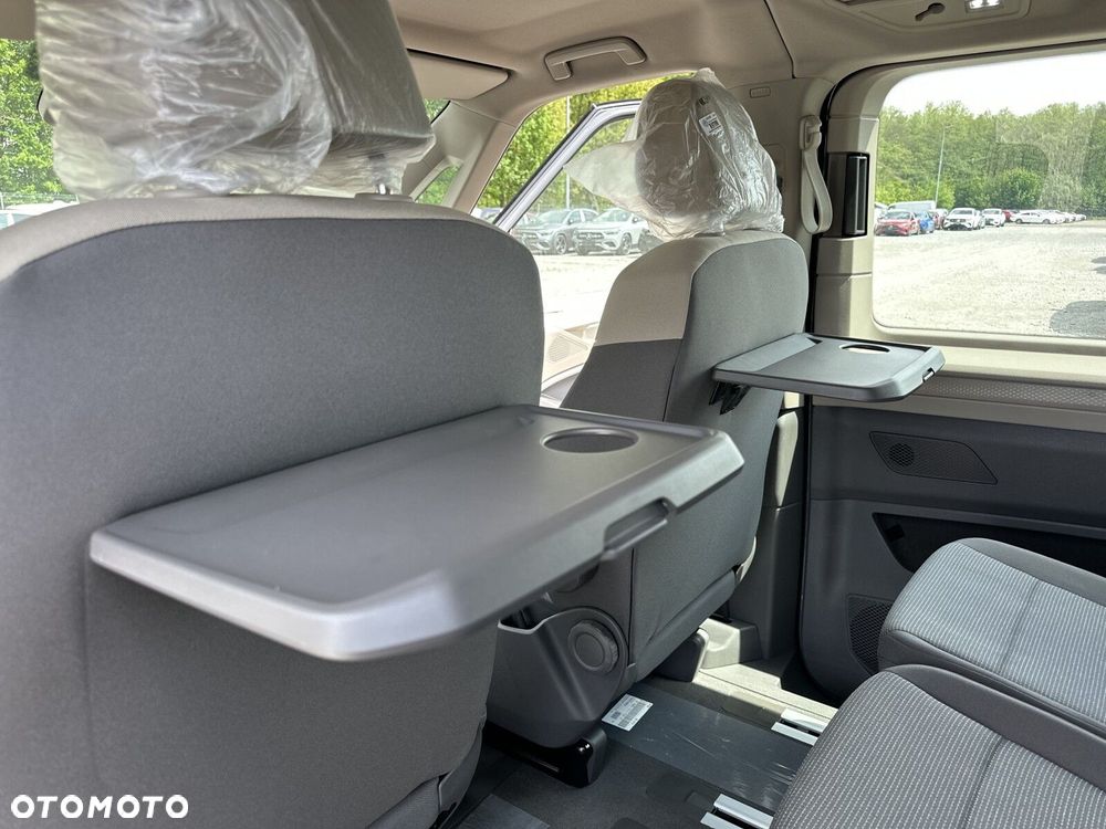 Volkswagen Multivan - 32