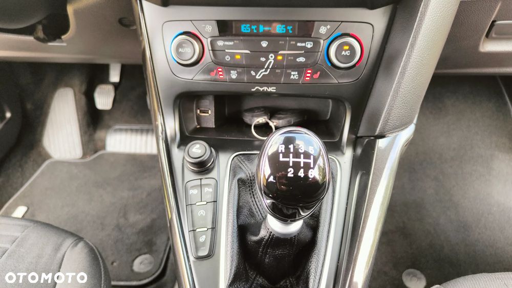 Ford Focus 1.5 TDCi DPF Start-Stopp-System Titanium - 24