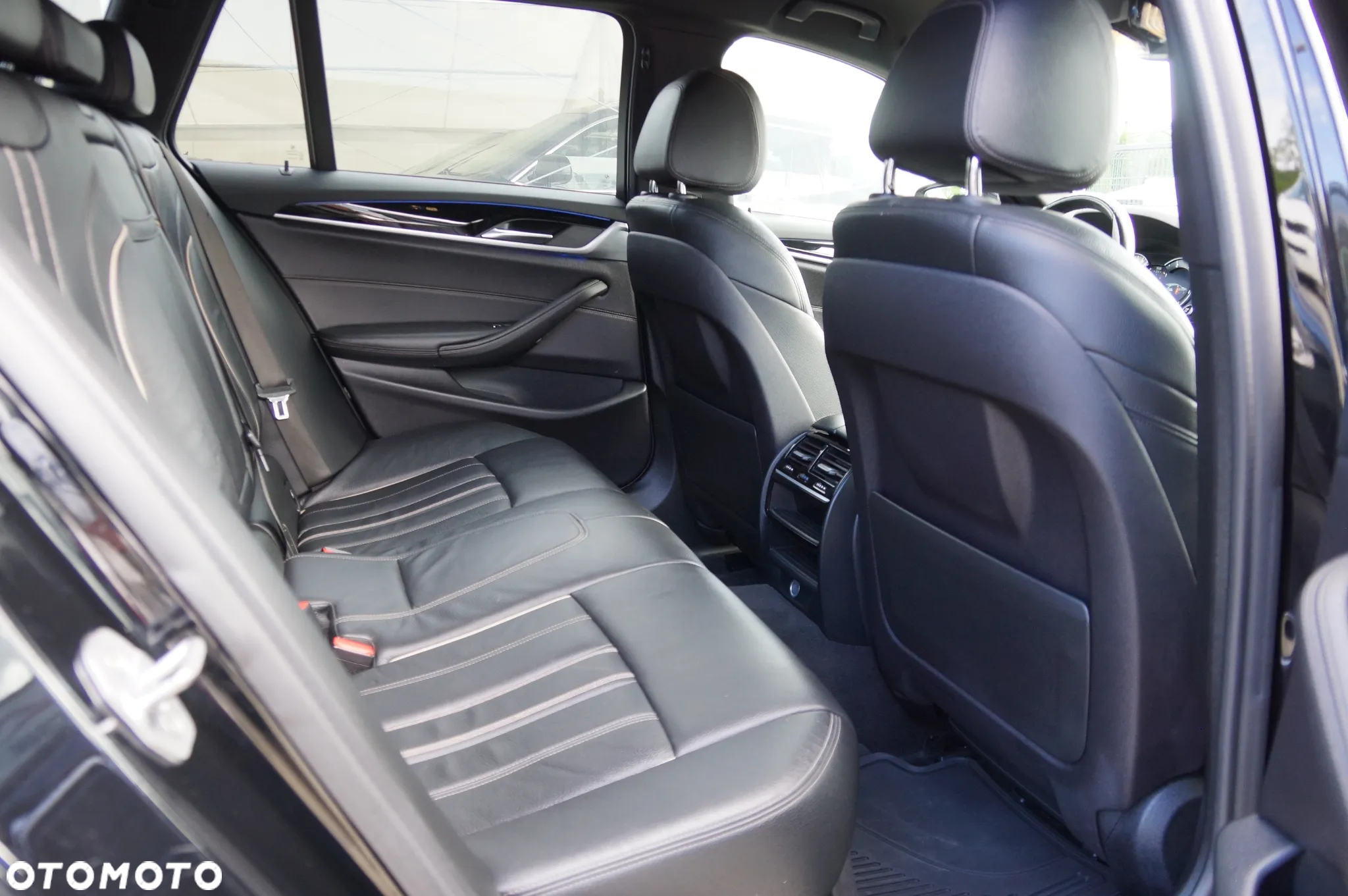 BMW Seria 5 520d xDrive Touring Sport Line - 32