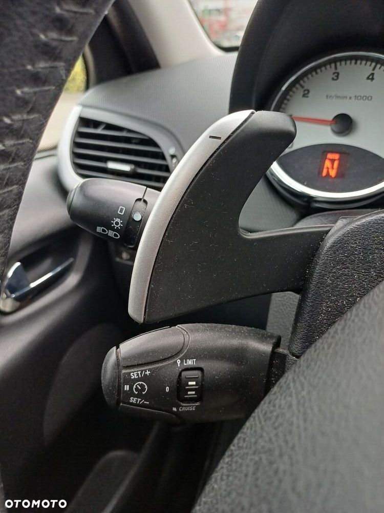 Peugeot 207 1.4 16V Trendy - 17