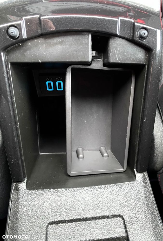 Ford Kuga 2.0 TDCi 4x4 ST-Line - 27