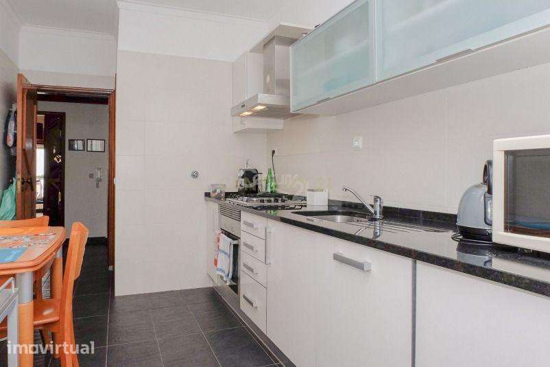 T3 com vista mar e vista piscina no Condomínio D’El Rei — Charneca da - Grande imagem: 3/4