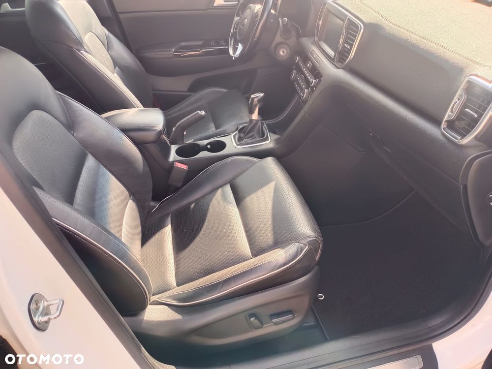Kia Sportage - 16