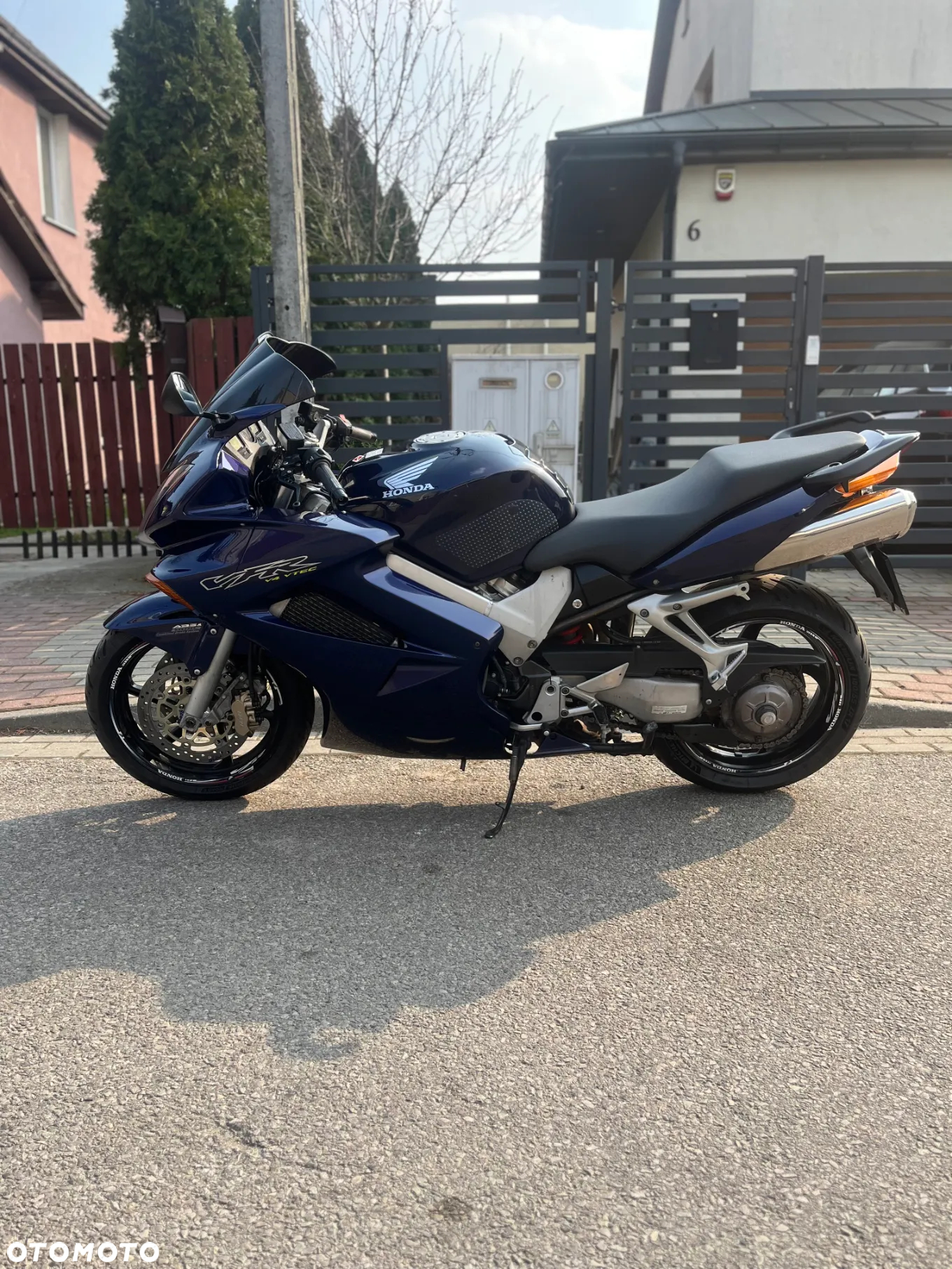 Honda VFR - 4