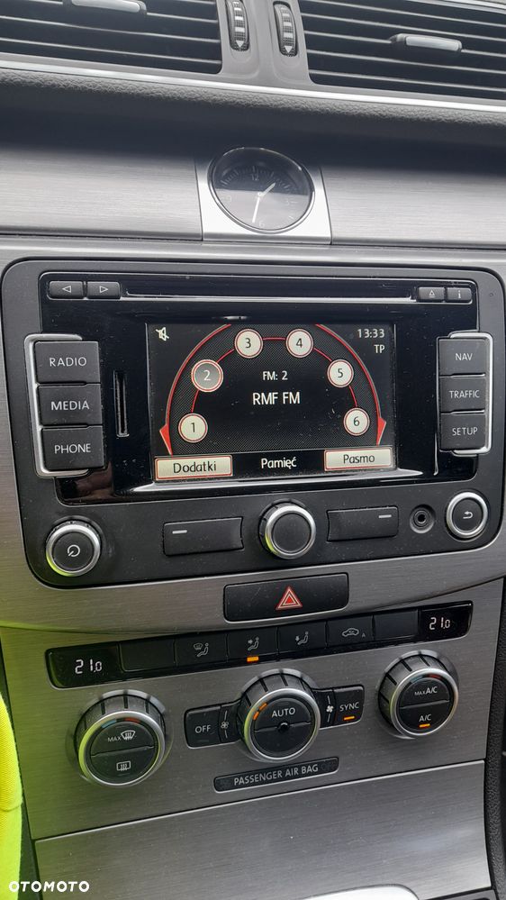 Volkswagen Passat - 17