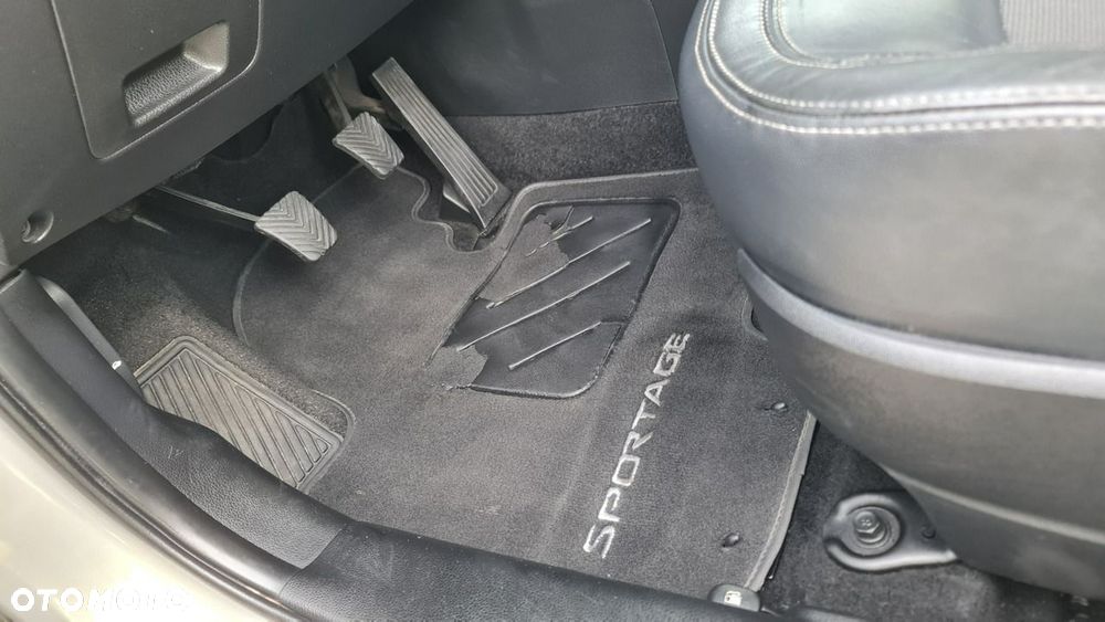Kia Sportage 2.0 L 2WD - 15