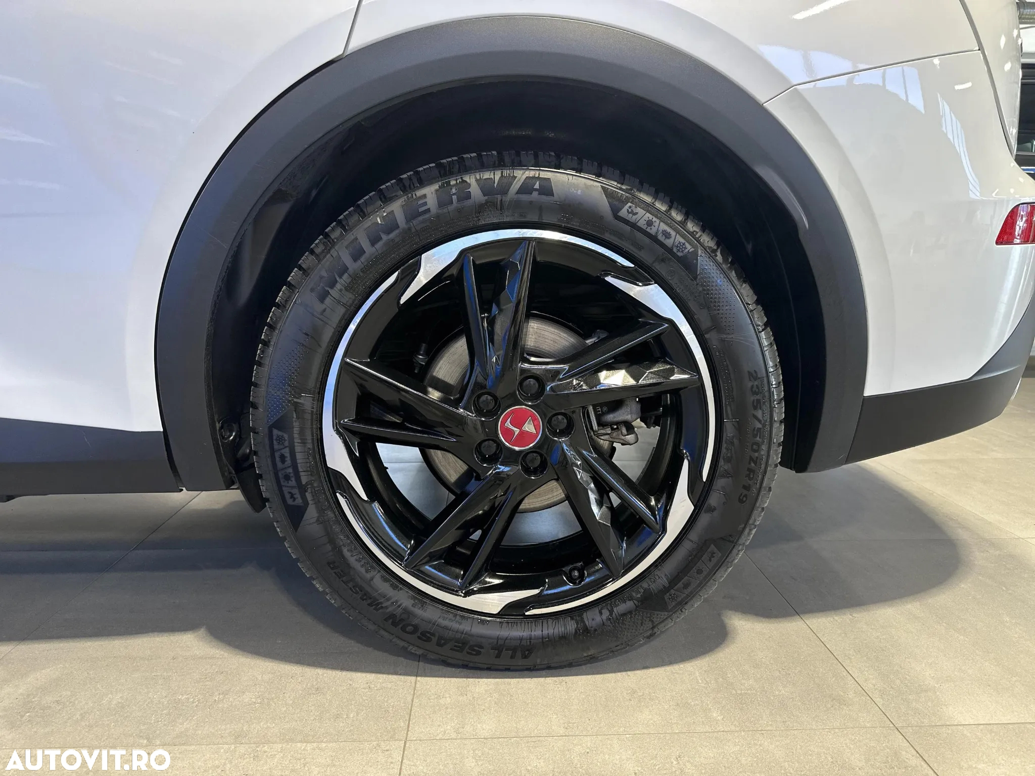 DS Automobiles DS 7 Crossback - 13