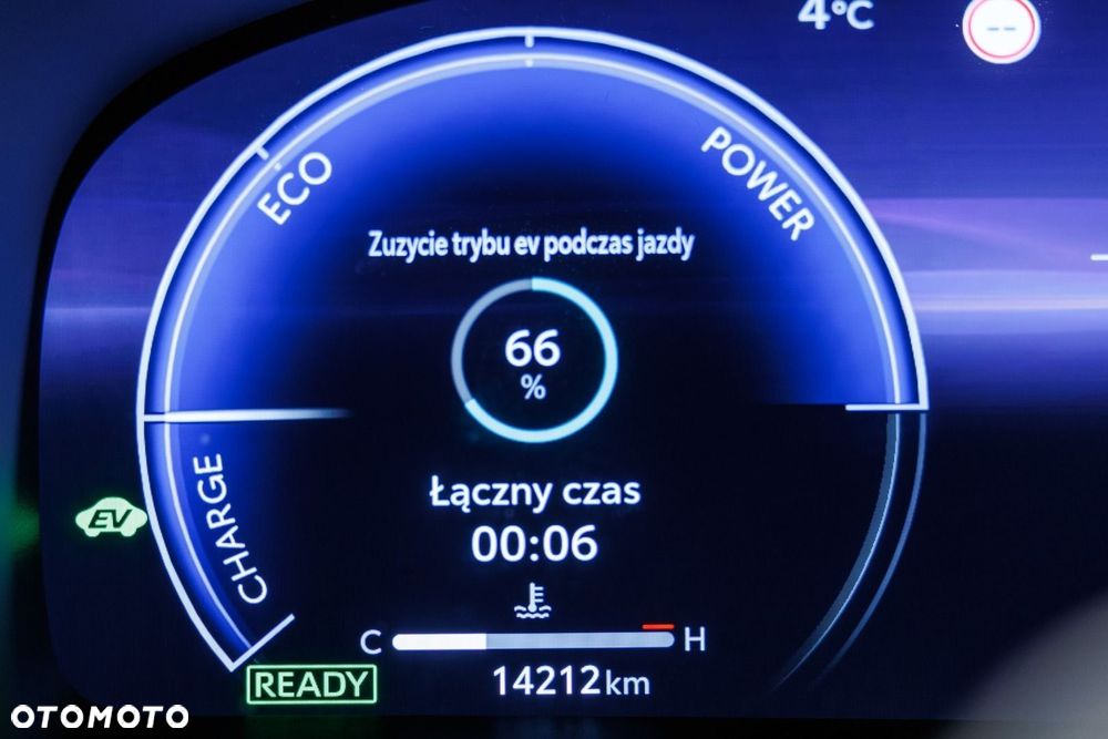 Toyota Camry - 32