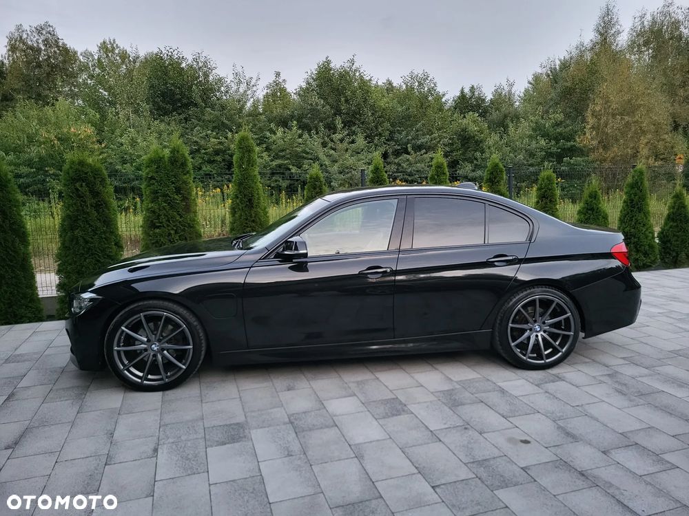 BMW Seria 3 330e iPerformance M Sport - 17