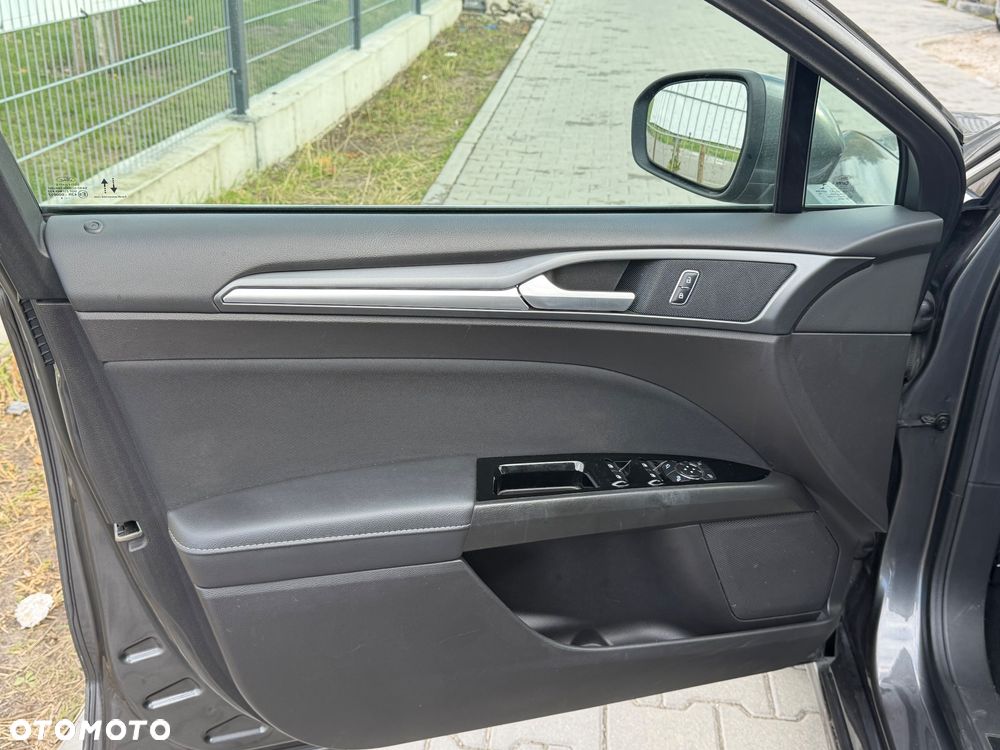 Ford Mondeo 2.0 TDCi Titanium PowerShift - 16