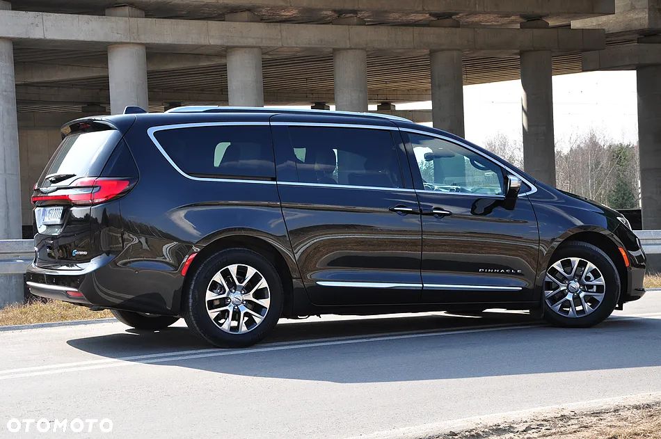 Chrysler Pacifica - 13