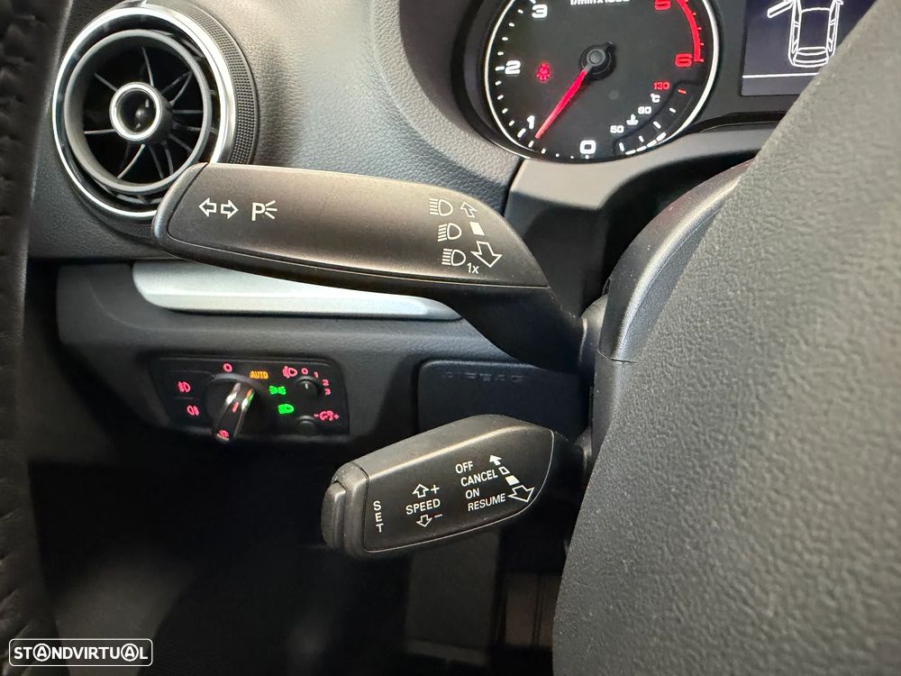 Audi A3 Sportback 1.6 TDI Advance Ultra — fotografia 30