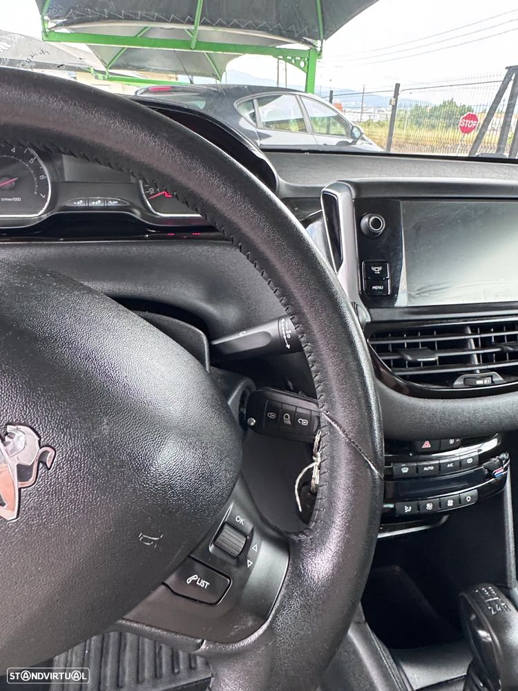 Peugeot 208 68 VTI Active - 13