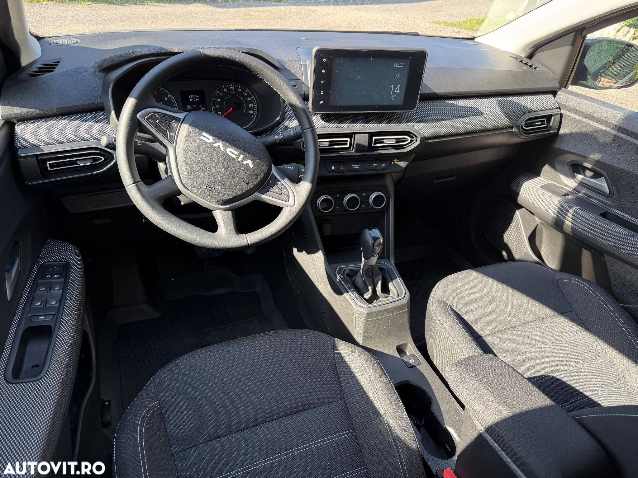 Dacia Logan TCe 90 CVT Prestige - 17