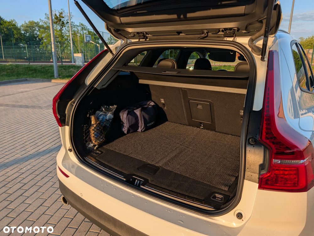 Volvo XC 60 B4 B Momentum - 6