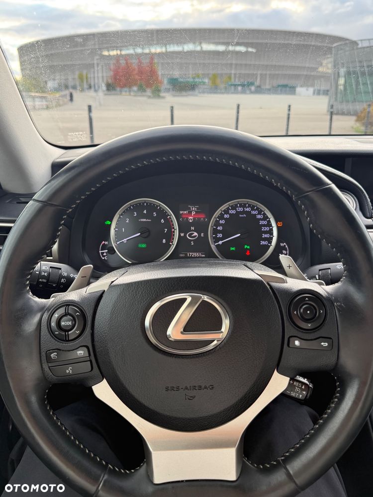 Lexus IS - 11
