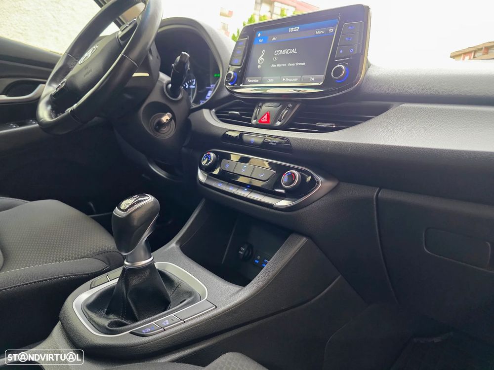 Hyundai i30 1.6 CRDI STyle+Navi - 44