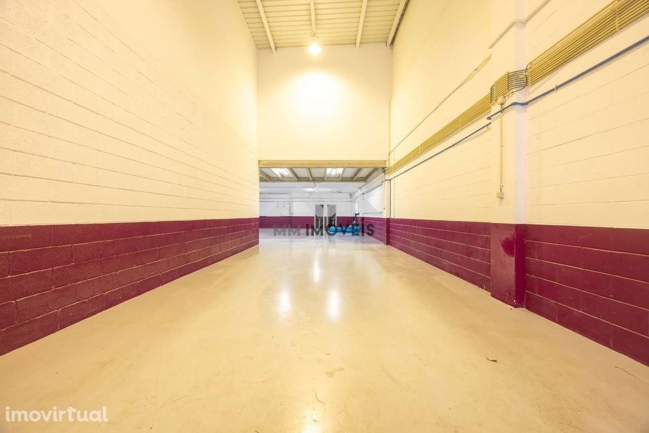 Armazém | Zona Industrial Ermesinde | Arrendamento - Grande imagem: 3/17