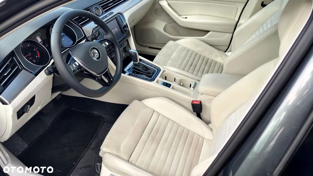 Volkswagen Passat - 25