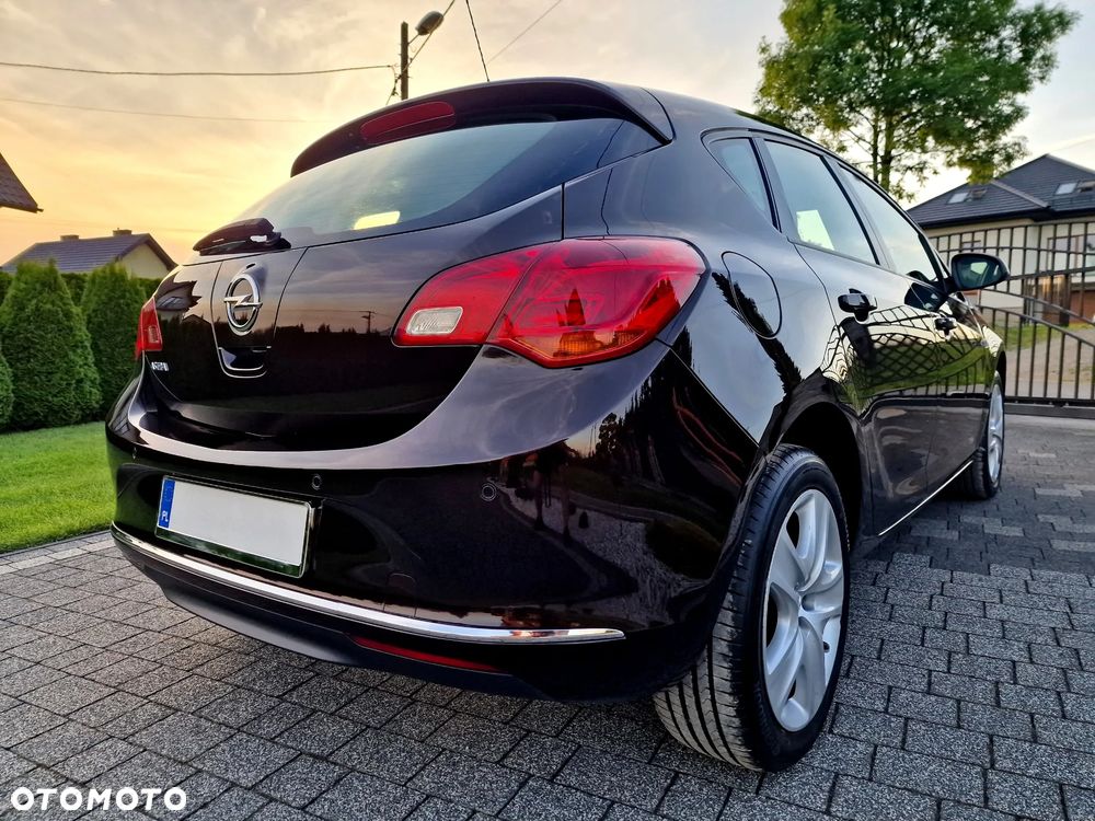 Opel Astra 1.4 T Enjoy S&S - 8