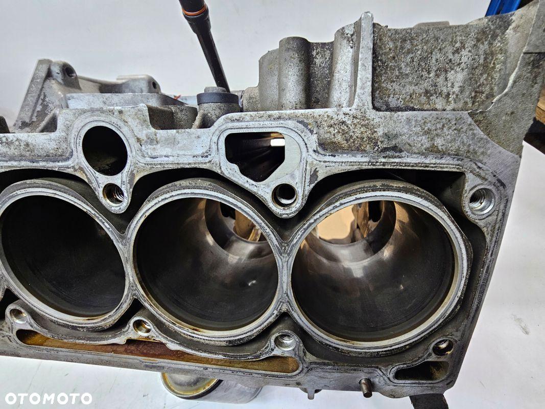 BLOK SILNIKA AUDI A4 B6 B7 1.6 8V ALZ 06B103019H - 10