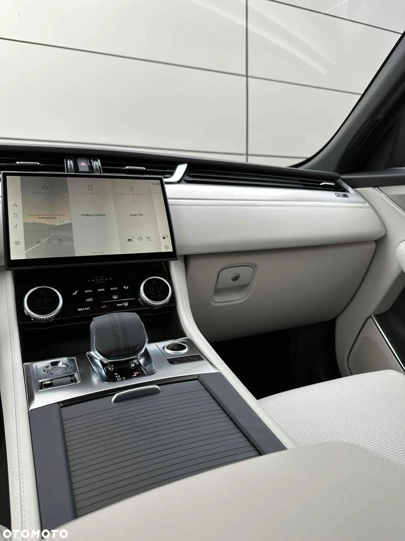 Jaguar F-Pace - 9