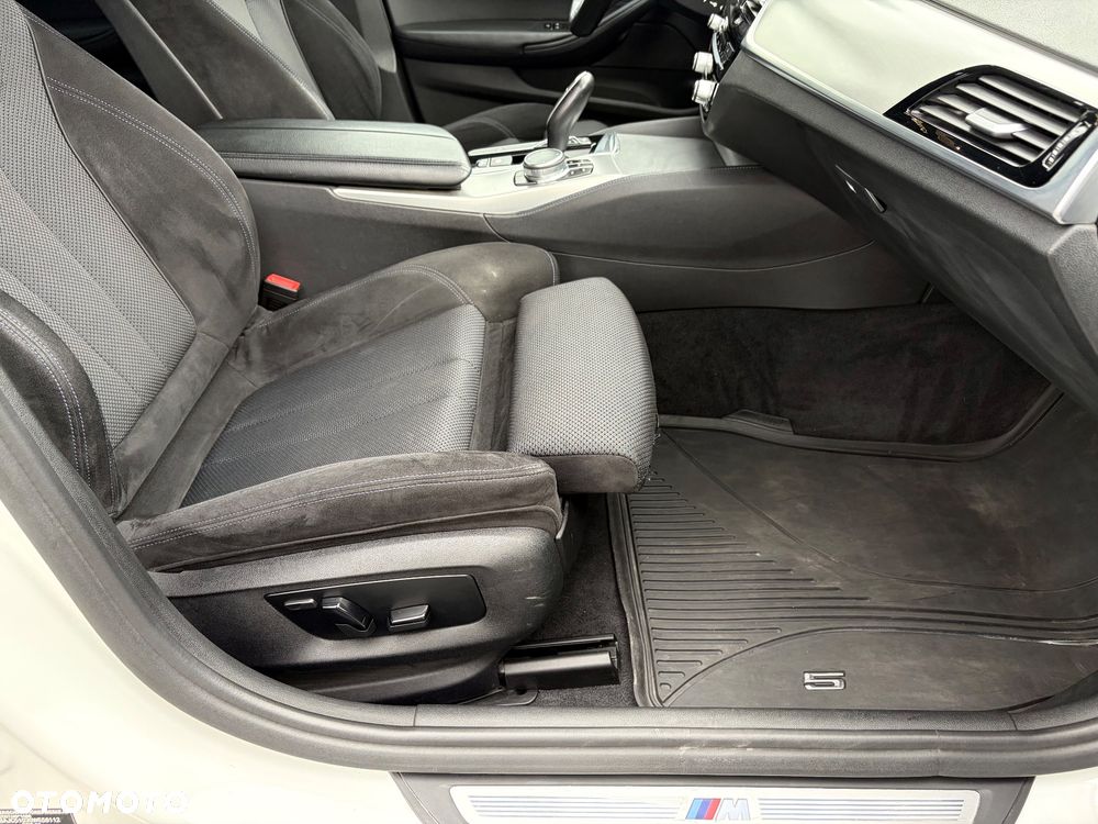 BMW Seria 5 520d xDrive - 13