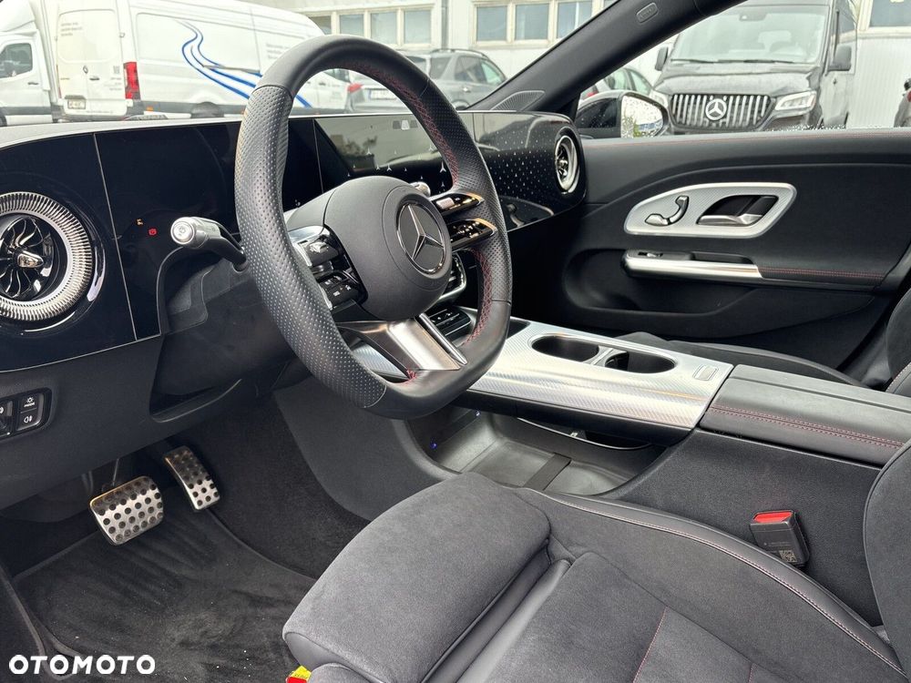 Mercedes-Benz CLA 200 mHEV 4-Matic 8G-DCT - 15