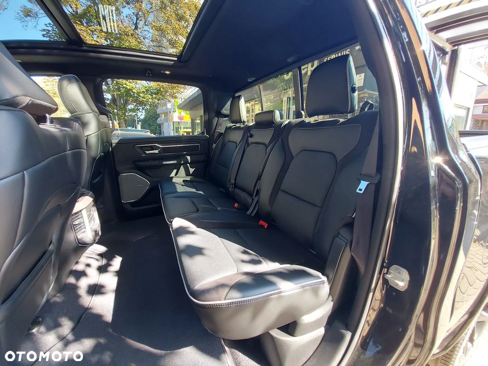 RAM 1500 Laramie Night Premium - 26