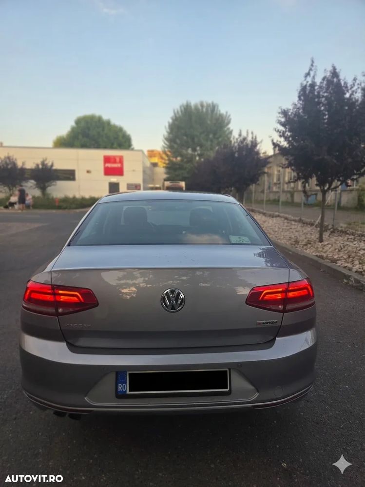 Volkswagen Passat - 4
