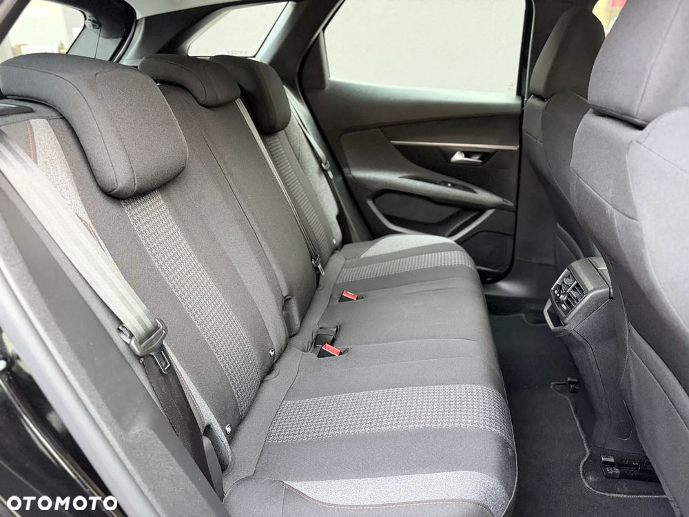 Peugeot 3008 1.2 PureTech Active Pack S&S EAT8 - 22