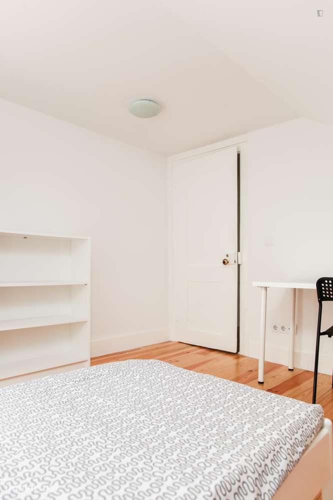 Quarto - localizado em Cidral Coimbra - Grande imagem: 4/44
