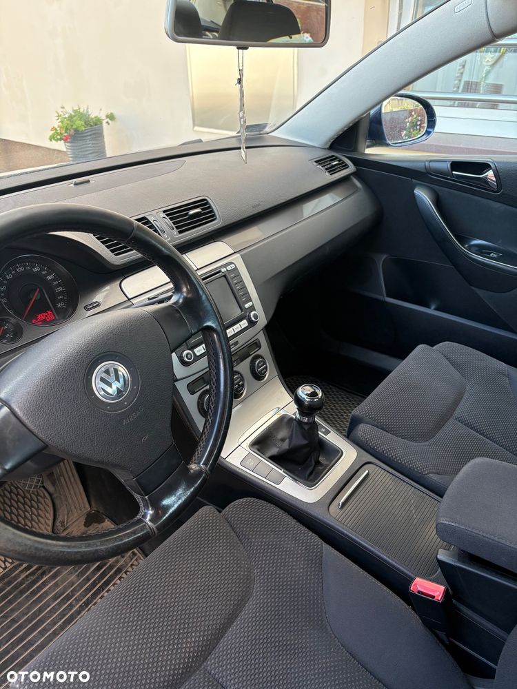 Volkswagen Passat 2.0 TDI DPF Comfortline - 6