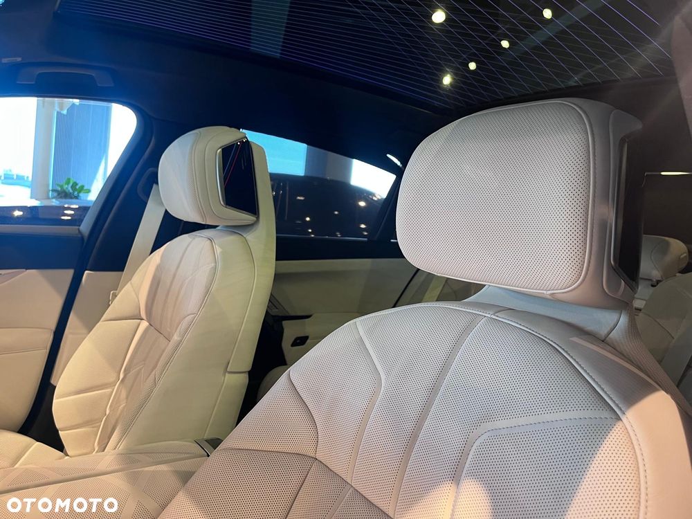BMW Seria 7 740d xDrive mHEV sport - 13