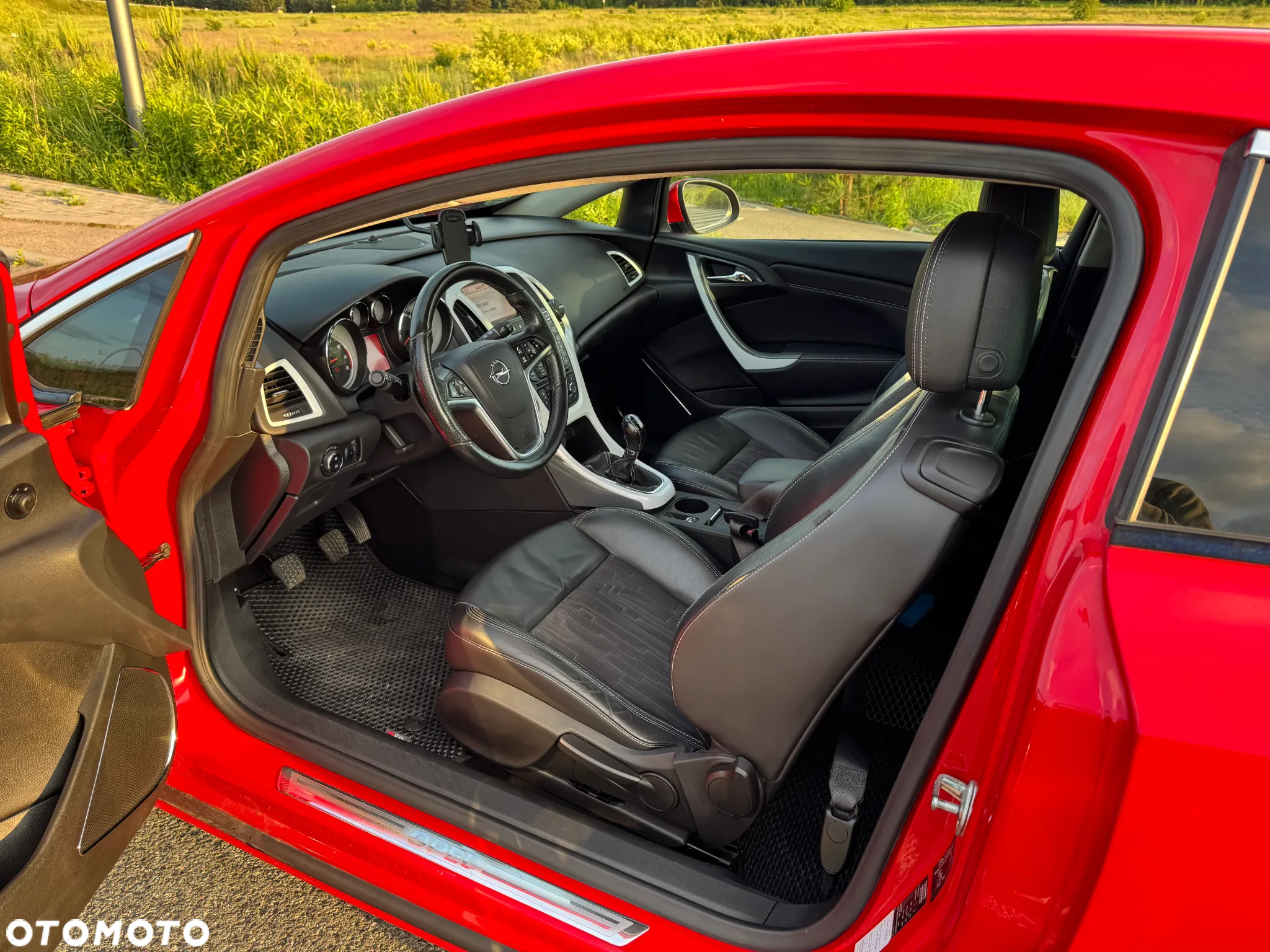 Opel Astra IV GTC 1.6 T Sport - 8