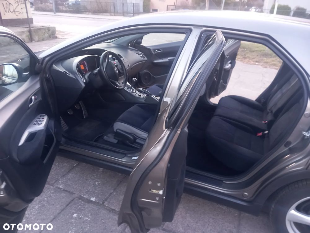 Honda Civic 1.4 i-VTEC Comfort - 28