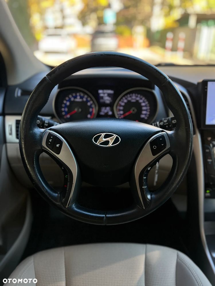 Hyundai i30 1.6 GDI Classic + - 21