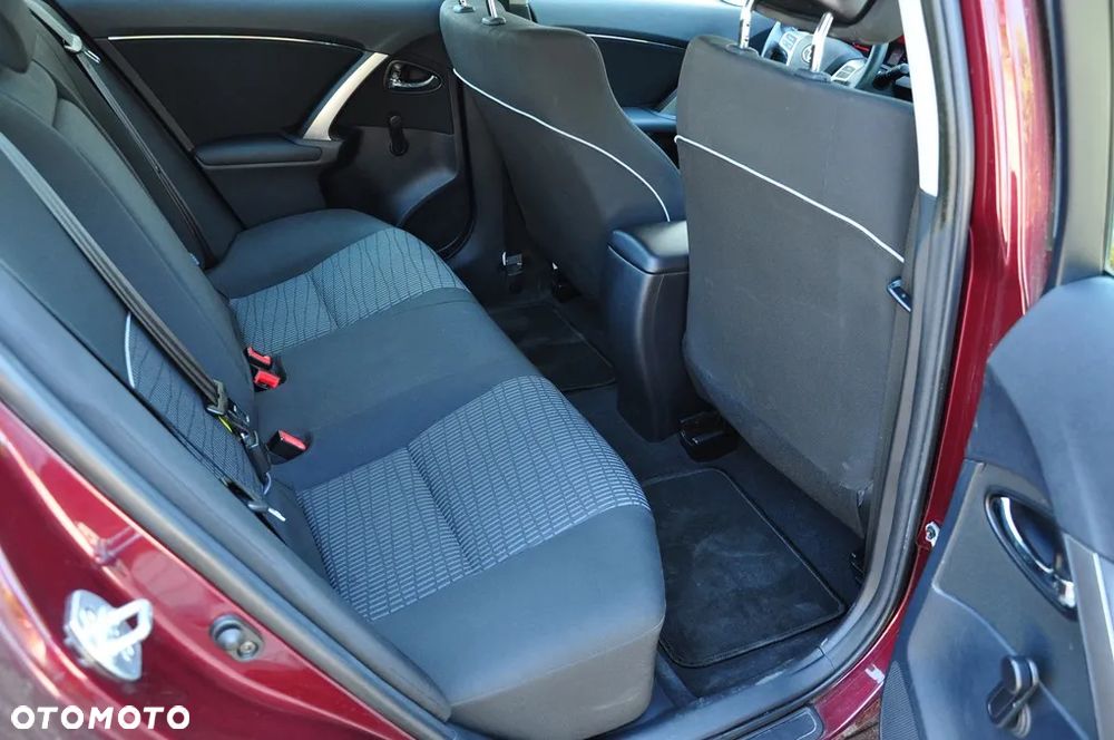 Toyota Avensis 1.6 Active - 30