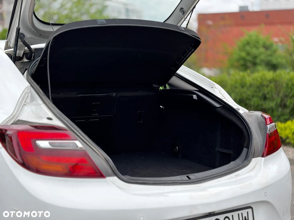Opel Insignia - 35