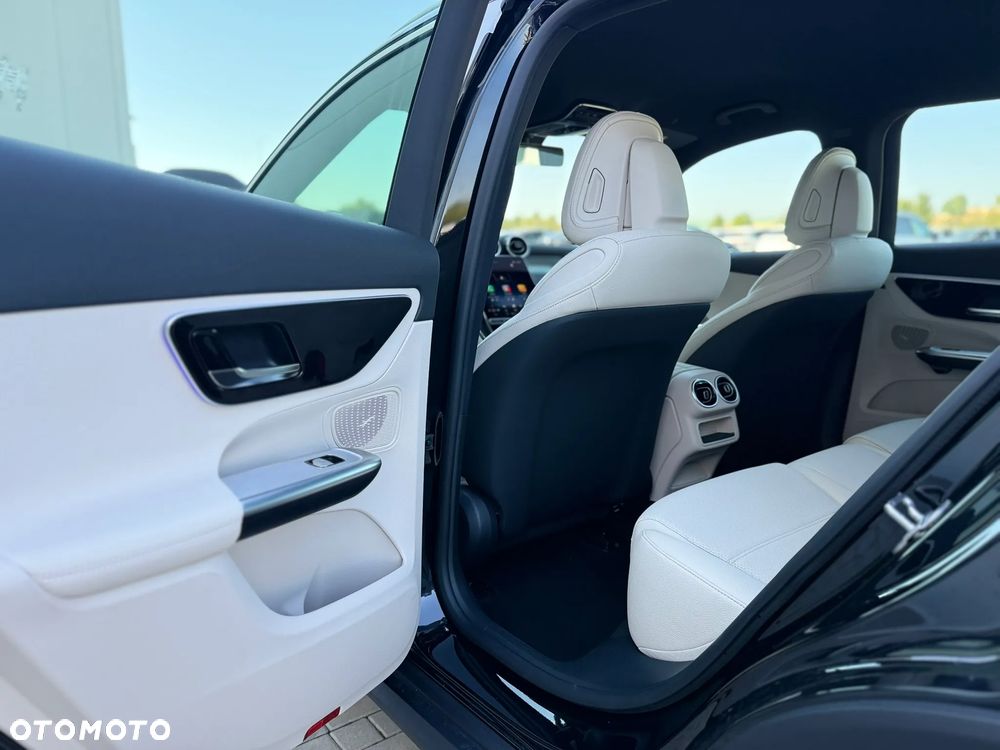 Mercedes-Benz GLC - 27