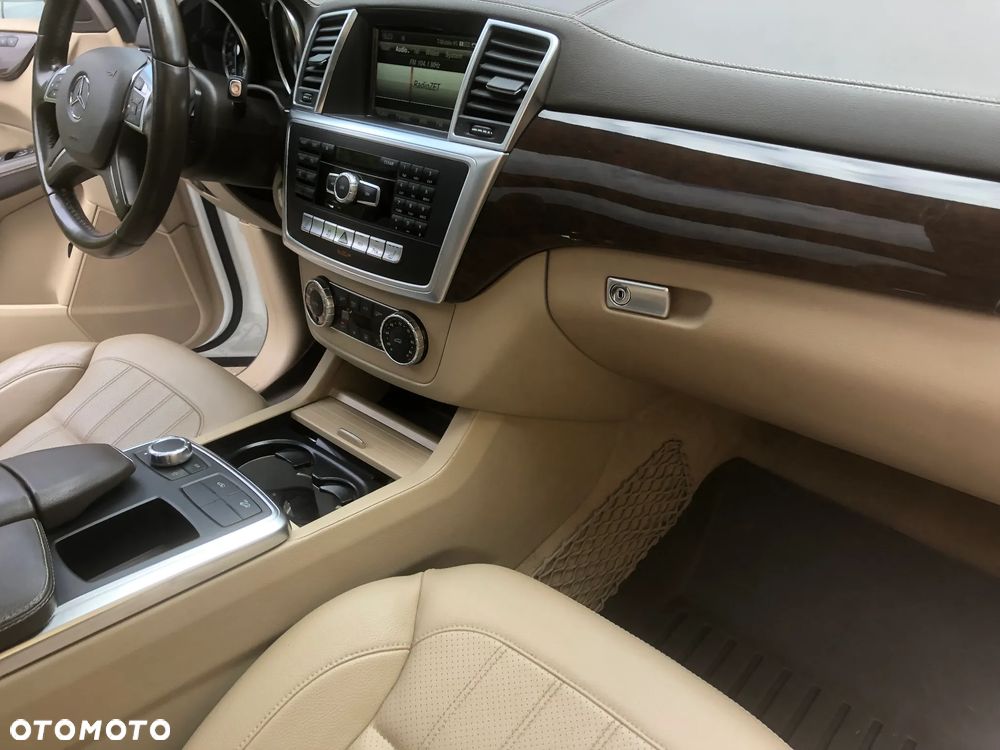 Mercedes-Benz GL 400 4Matic 7G-TRONIC - 20