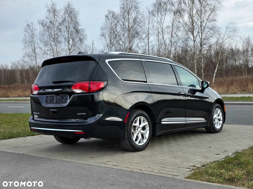 Chrysler Pacifica - 13