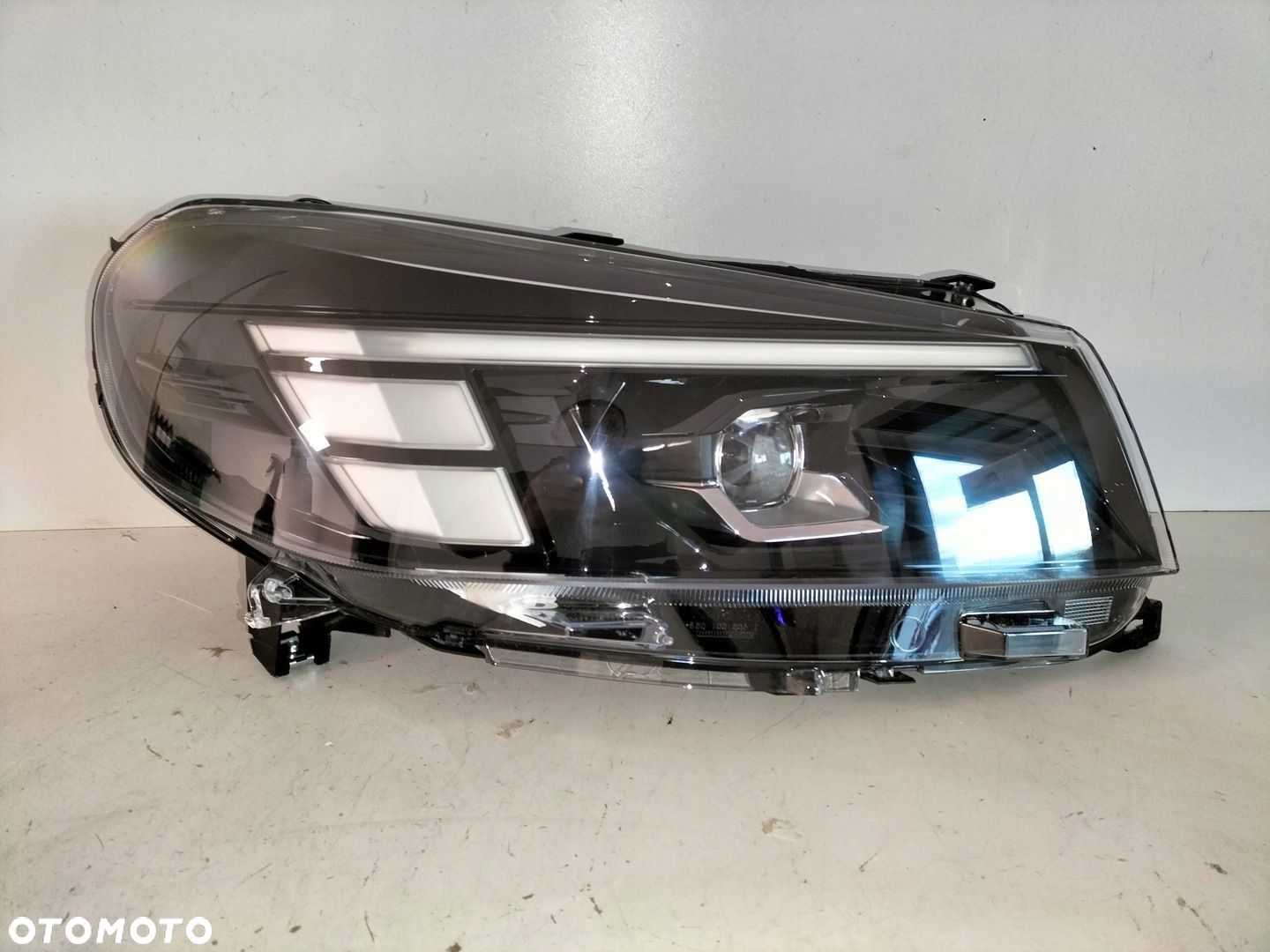 Lampa przednia reflektor prawa OPEL VIVARO C ZAFIRA D LIFT 24- FULL LED LUX - 1