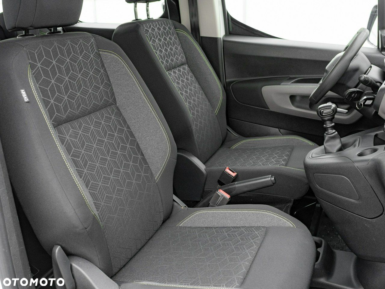 Peugeot Rifter 1.2 PureTech Active S&S - 26